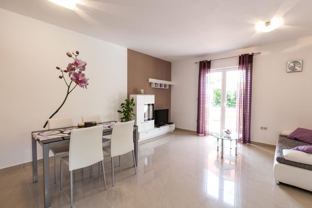 The Golden Island Apartments Krk Town Room photo